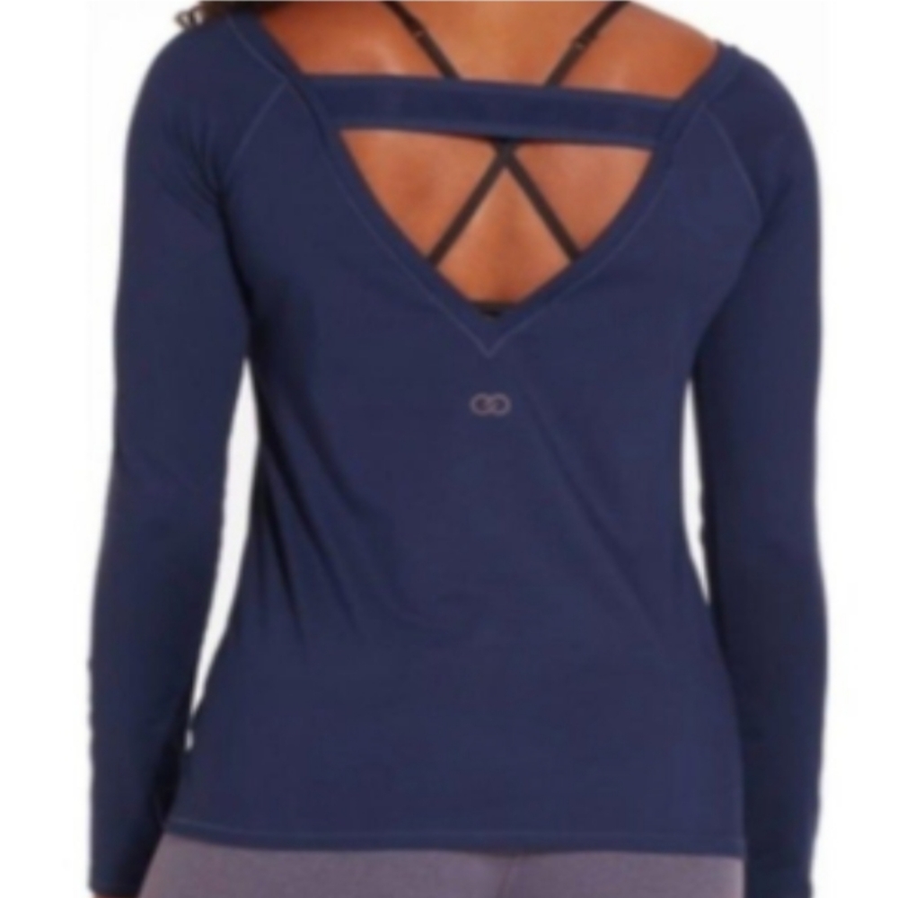 Calia By Carrie Underwood Elastic Strap V-Back Long Sleeve